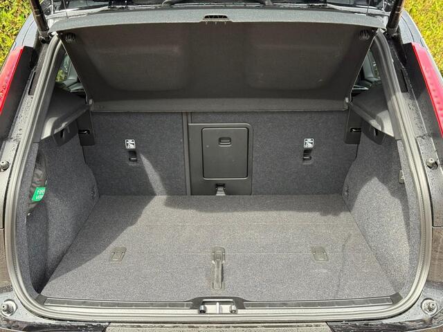 Volvo XC40 2.0 B4 Plus Dark | Harman/Kardon | Memory | Trekhaak | Stoel/Stuur Verwarming