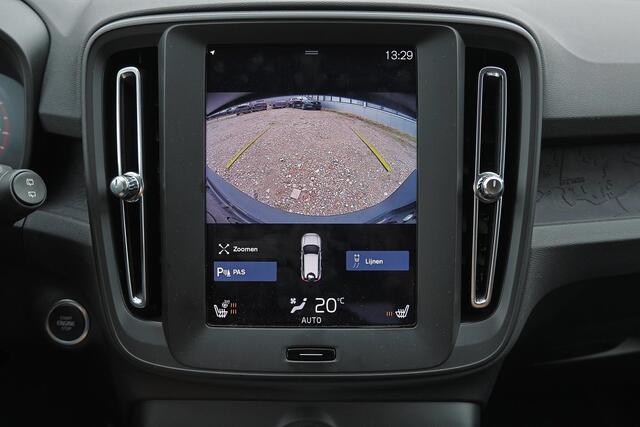 Volvo XC40 T2 Momentum Core - Parkeercamera achter - Verwarmde voorstoelen & stuur - Parkeersensoren voor & achter - Cruise Control - Volvo On Call - 17' LMV