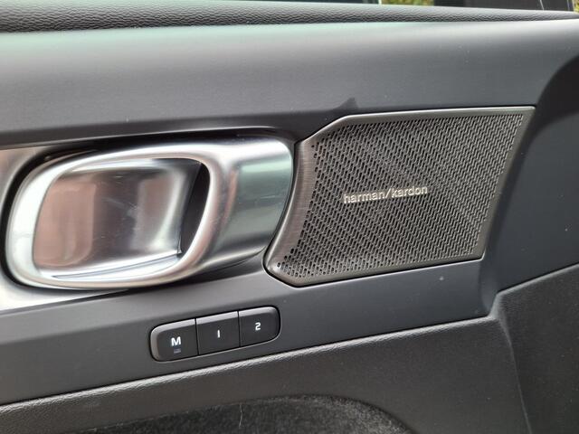 Volvo XC40 B4 Plus Black Edition | Harman/Kardon | Memory Seats | Stoel/Stuur Verwarming |