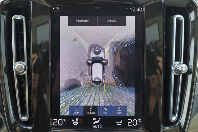 Volvo XC40 T4 Recharge Ultimate Dark - Panorama/schuifdak - IntelliSafe Assist & Surround - 360º Camera - Harman Kardon audio - Verwarmde voorstoelen & stuur - Elektr. bedienb. voorstoelen met geheugen links - Draadloze tel. lader - Extra getint glas - Inklapbare trekhaak - 19' LMV