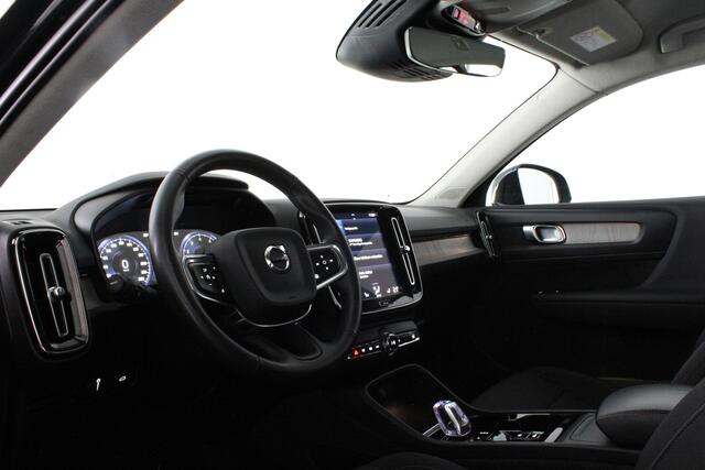 Volvo XC40 2.0 B4 Momentum Business > Camera/Adaptive Cruise Control/Stoelverwarming/All season banen...