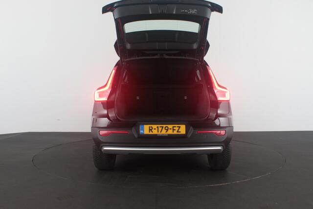 Volvo XC40 2.0 B4 Momentum Business > Camera/Adaptive Cruise Control/Stoelverwarming/All season banen...