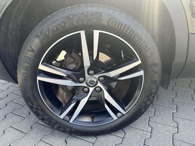 Volvo XC40 2.0 T4 R-Design Pano|trekhaak|cam