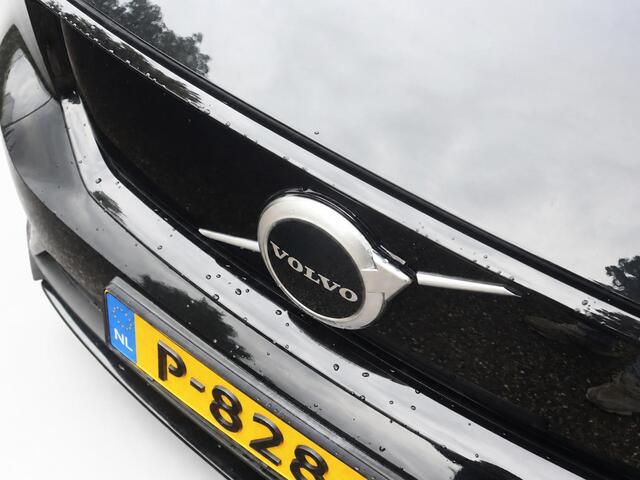Volvo XC40 Recharge Plus | Trekhaak | Clima | Cruise | Apple Carplay/Navi | Stoelverwarming | PDC + Camera |
