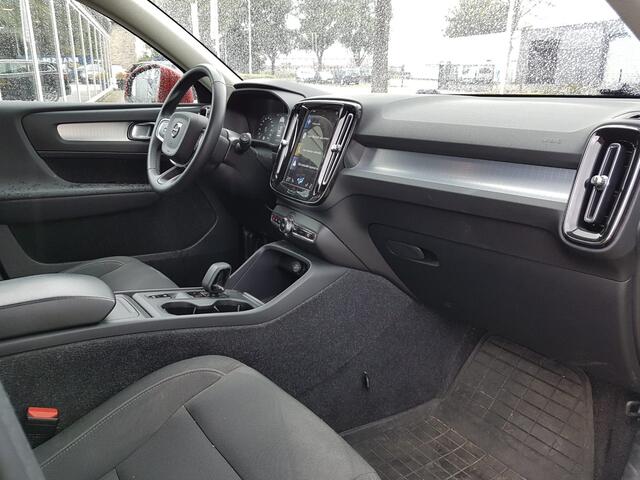 Volvo XC40 T2 Momentum Business | Rijklaarprijs | Trekhaak |