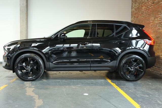 Volvo XC40 B4 Plus Black Edition | Panoramadak | 360° Parkeercamera | Parkeersensoren voor + achter | Semi Electrische Wegklapbare Trekhaak | Google Infotainment | Electrische bedienbare voorstoelen | Adaptive Cruise Control | Stoelverwarming | Stuurwielverwarming