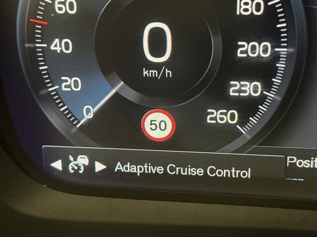 Volvo XC40 T4 211pk AUT7 PHEV R-Design Trekhaak 1800kg/ Adapt. Cruise/ Camera/ Stoel en Stuur verw.