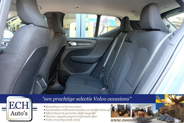 Volvo XC40 1.5 T2 Momentum Apple CarPlay, Stoelverwarming, Camera