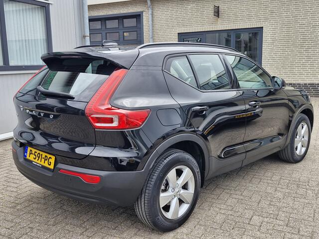 Volvo XC40 T2 Momentum | Camera | Lane keeping Aid | Apple carplay