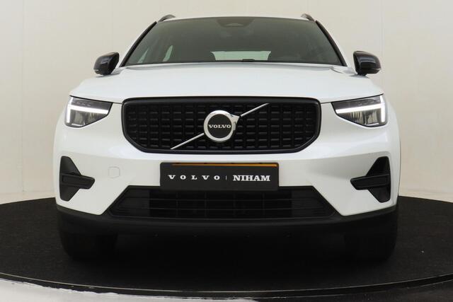 Volvo XC40 B4 (M-HYBRID) PLUS DARK -HARMAN/KARDON|CAMERA|ADAP.CRUISE|POWER-SEATS|VERW.VOORRUIT|TREKHAAK|19"