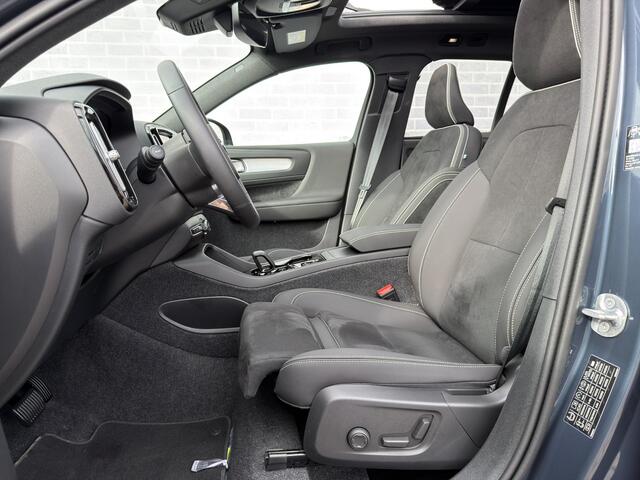 Volvo XC40 2.0 B4 Plus Dark | Schuif-/Kanteldak | Adaptieve Cruise Control | BLIS | Nubuck Bekleding | BLIS | Stoel-/Stuurverwarming | Parkeersensoren Voor en Achter