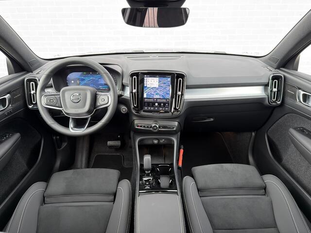 Volvo XC40 2.0 B4 Plus Dark | Schuif-/Kanteldak | Adaptieve Cruise Control | BLIS | Nubuck Bekleding | BLIS | Stoel-/Stuurverwarming | Parkeersensoren Voor en Achter