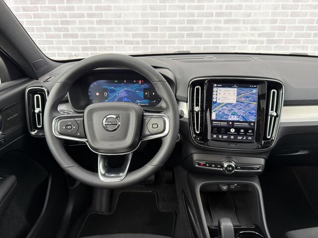 Volvo XC40 2.0 B4 Plus Dark | Schuif-/Kanteldak | Adaptieve Cruise Control | BLIS | Nubuck Bekleding | BLIS | Stoel-/Stuurverwarming | Parkeersensoren Voor en Achter