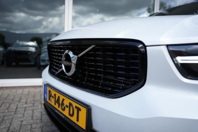 Volvo XC40 1.5 T4 RECH R-DESIGN, Camera,Carplay, Harman Kardon
