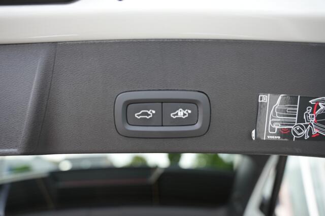Volvo XC40 1.5 T4 RECH R-DESIGN, Camera,Carplay, Harman Kardon