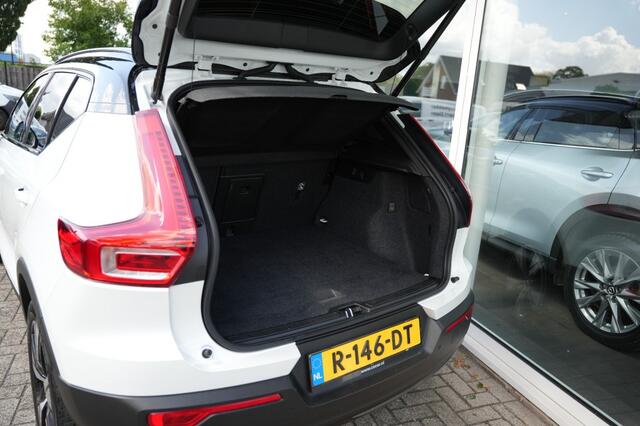 Volvo XC40 1.5 T4 RECH R-DESIGN, Camera,Carplay, Harman Kardon