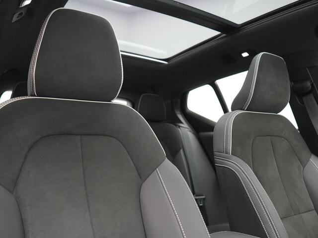 Volvo XC40 Recharge Ultimate 69 kWh 232pk | Trekhaak Af Fabriek | Panodak | Warmtepomp | 360 Camera | BLIS | Harman / Kardon | Adaptive Cruise | Sportstoelen Memory & Verwarmd | Keyless | Apple Carplay | Pilot Assist | DAB | 20"L.M |