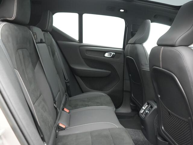 Volvo XC40 Recharge Ultimate 69 kWh 232pk | Trekhaak Af Fabriek | Panodak | Warmtepomp | 360 Camera | BLIS | Harman / Kardon | Adaptive Cruise | Sportstoelen Memory & Verwarmd | Keyless | Apple Carplay | Pilot Assist | DAB | 20"L.M |