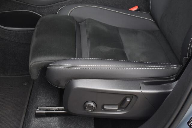 Volvo XC40 T5 262PK Recharge Inscription | Luxury-pakket | Trekhaak | Rondomzicht camera