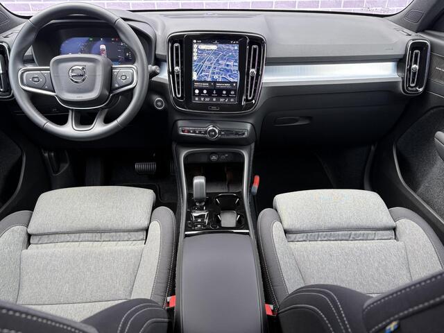 Volvo XC40 2.0 B4 Plus Dark | Trekhaak | Stoel/stuurverwarming | Power Seats | Memory | Stoel/Stuur verwarming | Harman/Kardon | Camera | Parkeersensoren V+A | Extra getint glas |