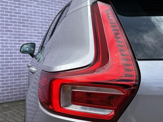 Volvo XC40 2.0 B4 Plus Dark | Trekhaak | Stoel/stuurverwarming | Power Seats | Memory | Stoel/Stuur verwarming | Harman/Kardon | Camera | Parkeersensoren V+A | Extra getint glas |