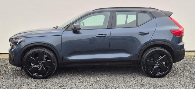 Volvo XC40 2.0 B3 Plus Black Edition MY 2026 - 20" Wielen - Adaptive Cruise Control - Harman Kardon Audio - Climate - R7C0 Interieur - Camera achter - PDC voor en achter - Power seats links met memory - Two Tone