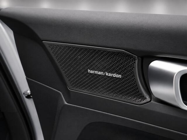 Volvo XC40 1.5 T4 Plug-In Hybrid Plus Dark Adaptive Cruise Control Camera 20 Inch Pano Harman/Kardon Kyless