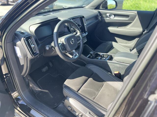 Volvo XC40 T4 Plug-in hybrid Ultimate Dark | Panoramadak | Trekhaak | Harman / Kardon | Power Seats |