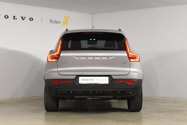 Volvo XC40 B4 211PK Automaat Plus Dark / Adaptive Cruise control / Extra getint glas / Harman Kardon / Elektrisch verstelbare stoelen met geheugen / Stoel- en stuurverwarming / Trekhaak