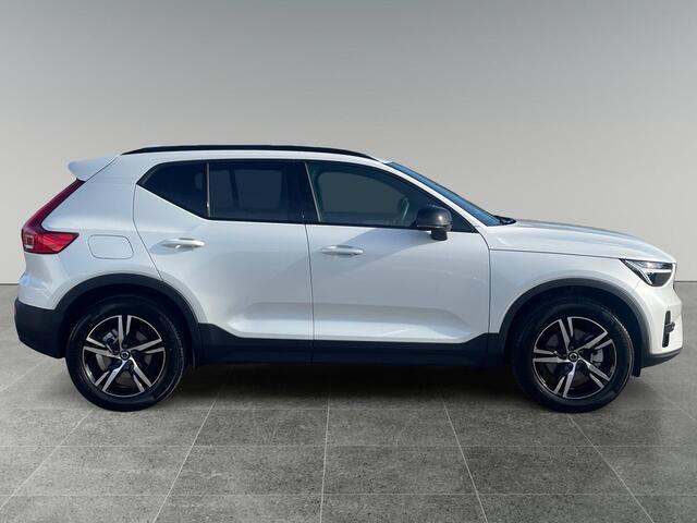 Volvo XC40 2.0 B4 Plus Dark