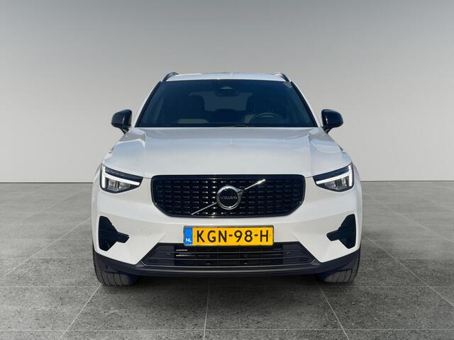 Volvo XC40 2.0 B4 Plus Dark
