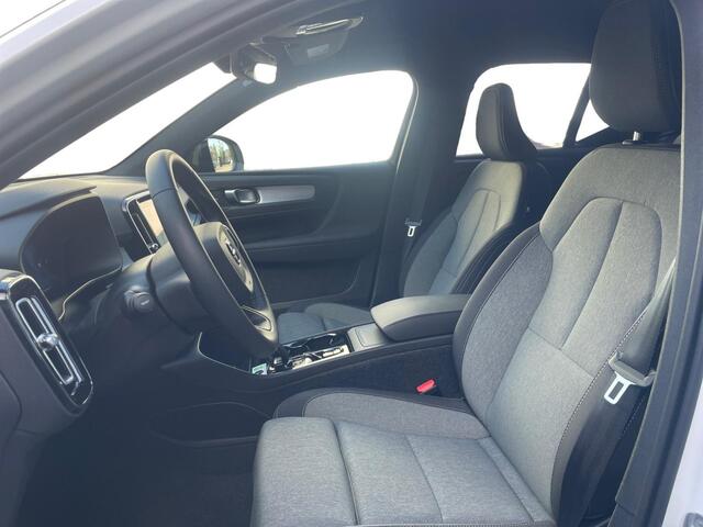 Volvo XC40 2.0 B4 Plus Dark