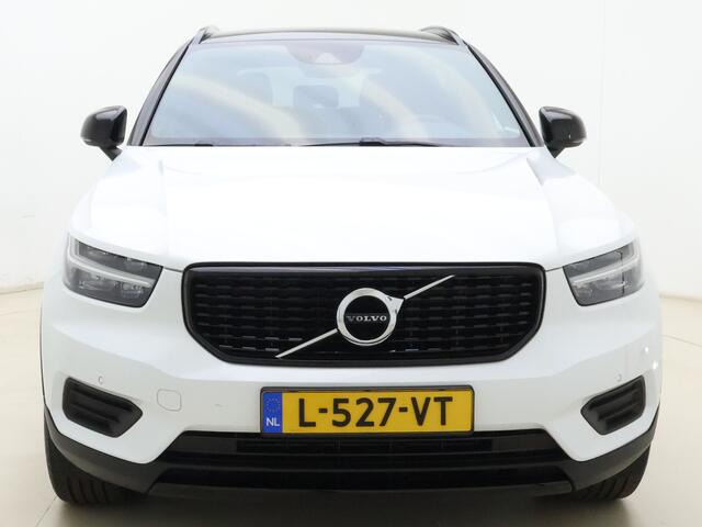 Volvo XC40 T2 130pk Automaat R-Design / Stoel + Stuurw. Verwarming / Getint Glas / DAB / Apple Carplay / PDC + Camera / 18'' / Trekhaak / Keyless /