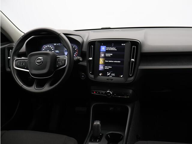Volvo XC40 1.5 T3 / Stoel+Stuurverwarming / Apple Carplay / Parkeersensoren V+A / Getint Glas / 18" Wielen / Cruise Control /