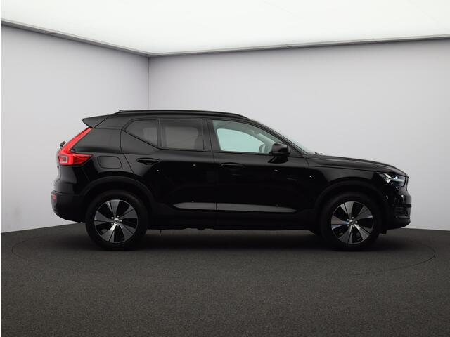 Volvo XC40 1.5 T3 / Stoel+Stuurverwarming / Apple Carplay / Parkeersensoren V+A / Getint Glas / 18" Wielen / Cruise Control /