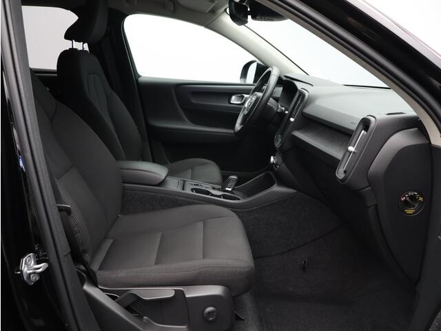 Volvo XC40 1.5 T3 / Stoel+Stuurverwarming / Apple Carplay / Parkeersensoren V+A / Getint Glas / 18" Wielen / Cruise Control /