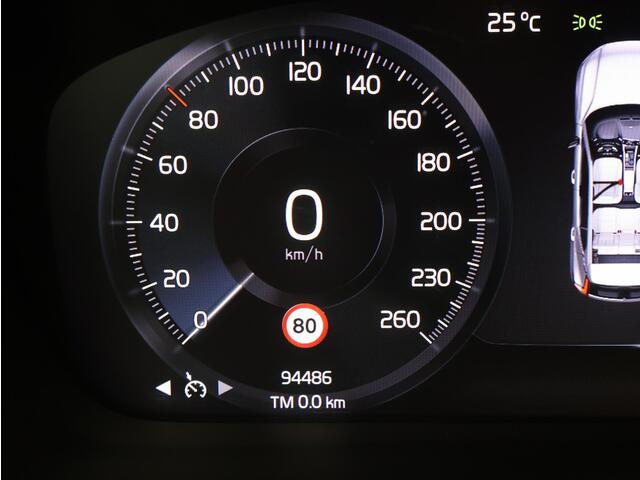 Volvo XC40 1.5 T3 / Stoel+Stuurverwarming / Apple Carplay / Parkeersensoren V+A / Getint Glas / 18" Wielen / Cruise Control /