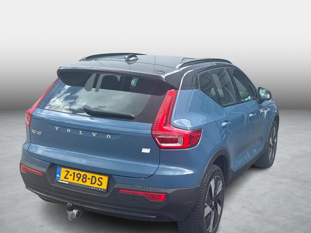 Volvo XC40 Single Motor Extended Range Plus 82 kWh | Warmtepomp | Trekhaak | Two-Tone | Achteruitrijcamera | Parkeersensoren | Keyless Entry | Elektrische Achterklep | Cruise Control Adaptief | BLIS | Google Navigatie | Apple Carplay | Android Auto
