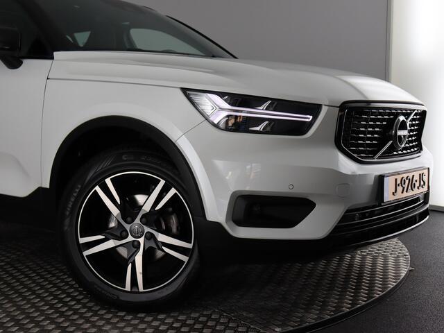 Volvo XC40 1.5 T2 R-Design (NL-Auto / Pano / Elek. trekhaak / 360 Camera / H&K / Navi / ACC)