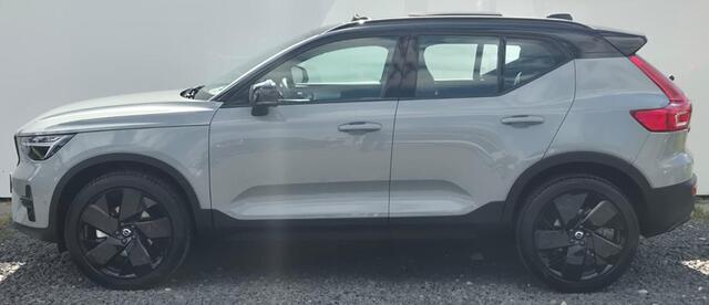Volvo XC40 2.0 B3 Ultra Black Edition 20" Wielen - Panoramadak - Lounge-pakket - Harman Kardon Audio - 360 Cam - Alarm - Climate - R980 Interieur - Power seats met memory Links - Two Tone - Full led koplampen -Donkere hemel