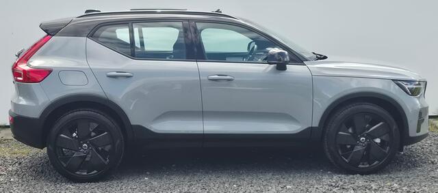 Volvo XC40 2.0 B3 Ultra Black Edition 20" Wielen - Panoramadak - Lounge-pakket - Harman Kardon Audio - 360 Cam - Alarm - Climate - R980 Interieur - Power seats met memory Links - Two Tone - Full led koplampen -Donkere hemel