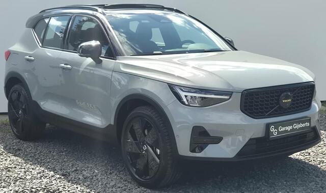 Volvo XC40 2.0 B3 Ultra Black Edition 20" Wielen - Panoramadak - Lounge-pakket - Harman Kardon Audio - 360 Cam - Alarm - Climate - R980 Interieur - Power seats met memory Links - Two Tone - Full led koplampen -Donkere hemel