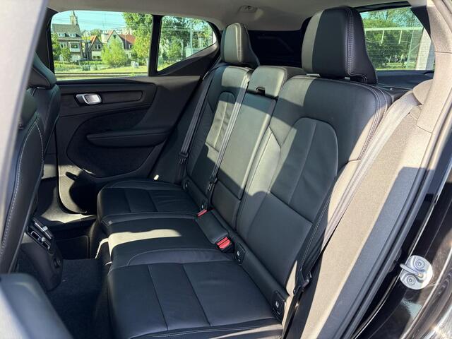 Volvo XC40 1.5 T5 Recharge Inscription PHEV, Automaat, Stoelverwarming / Trekhaak semi elektrisch wegklapbaar, Panorama dak, Leder, Harman Kardon, 20 inch wielen, 360 graden parkeercamera