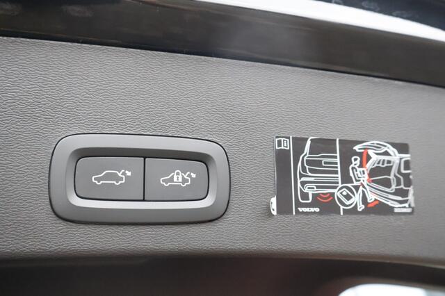 Volvo XC40 1.5 T3 Automaat INSCRIPTION / Leder / Trekhaak 1600 KG