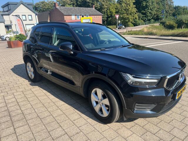 Volvo XC40 1.5 T2 MOMENT. CORE