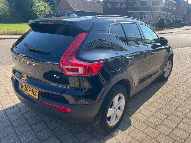 Volvo XC40 1.5 T2 MOMENT. CORE
