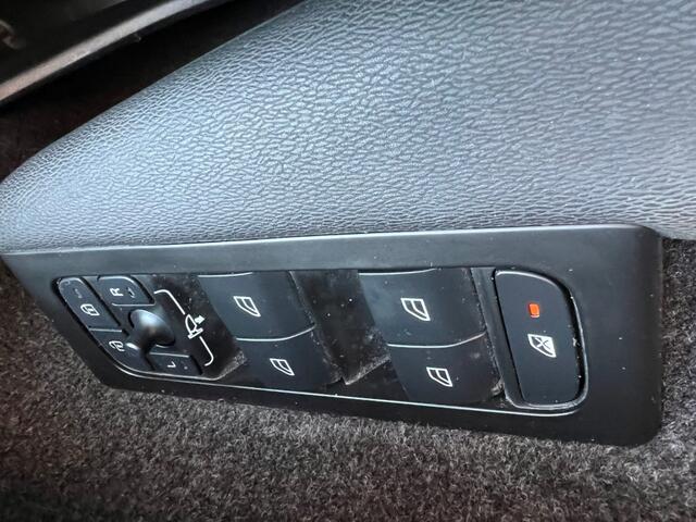 Volvo XC40 1.5 T2 MOMENT. CORE