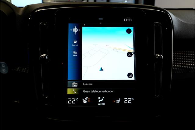 Volvo XC40 1.5 T4 155kW/211pk DCT7 Recharge R-Design PANORAMADAK + EL.TREKHAAK + HARMAN/KARDON + POWER SEATS + PILOT ASSIST + LEER/ALCANTARA + STOELVERWARMING + BLIS + STUURVERWARMING + LANE ASSIST + ACHTERUITRIJCAMERA + PARKSENSOREN V&A + 19" LM-VELGEN!!