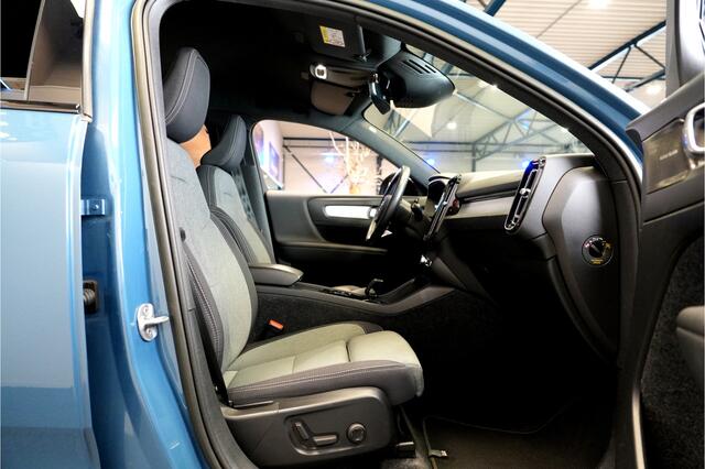 Volvo XC40 1.5 T5 Plug-in Hybrid 193kW/262pk DCT7 Plus Dark HARMAN/KARDON + EL.TREKHAAK + ADAPT.CRUISE + PILOT ASSIST + STOEL-&STUURVERWARMING + BLIS + LANE ASSIST + ACHTERUITRIJCAMERA + KEYLESS ENTRY&GO + POWER SEATS + PARKSENSOREN V&A + 19" LM-VELGEN!!