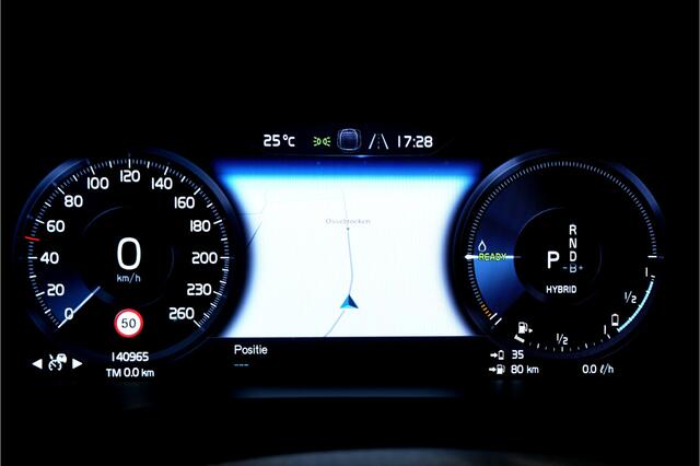 Volvo XC40 1.5 T5 Plug-in Hybrid 193kW/262pk DCT7 Plus Dark HARMAN/KARDON + EL.TREKHAAK + ADAPT.CRUISE + PILOT ASSIST + STOEL-&STUURVERWARMING + BLIS + LANE ASSIST + ACHTERUITRIJCAMERA + KEYLESS ENTRY&GO + POWER SEATS + PARKSENSOREN V&A + 19" LM-VELGEN!!